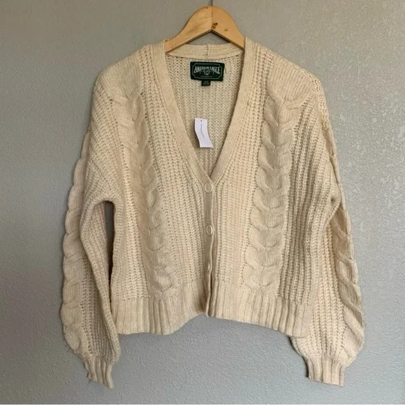 American Eagle Cream Cropped Cardigan Sweater Size Small Cable Knit NWT - Picture 1 of 15